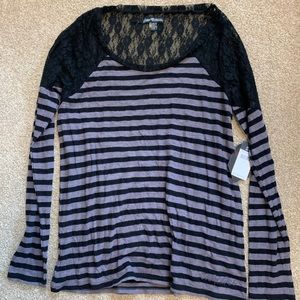 BNWT Women’s Metal Mulisha Top